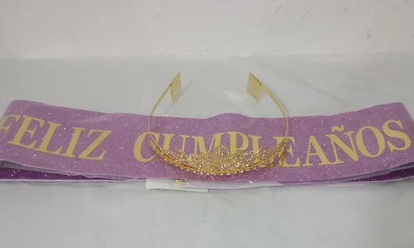 Juego de Banda Morada y Corona Dorada M1's foto | PartyExpress |  BizneCubano