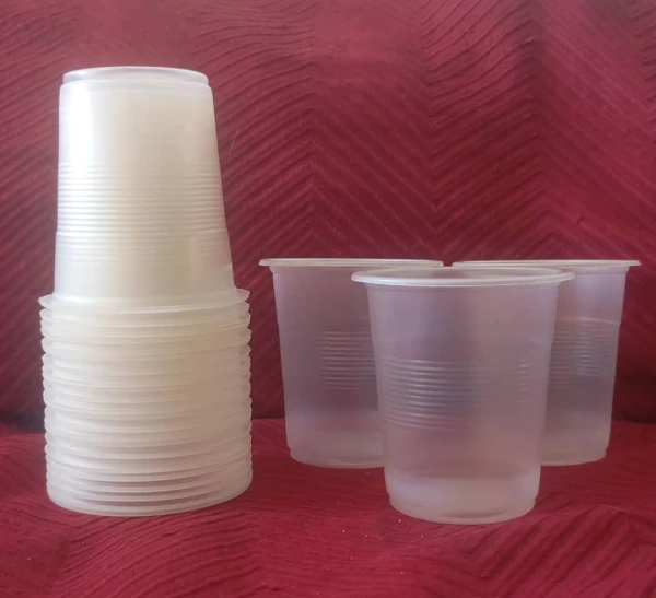 Vasos desechables de 8 onzas's foto | PartyExpress |  BizneCubano