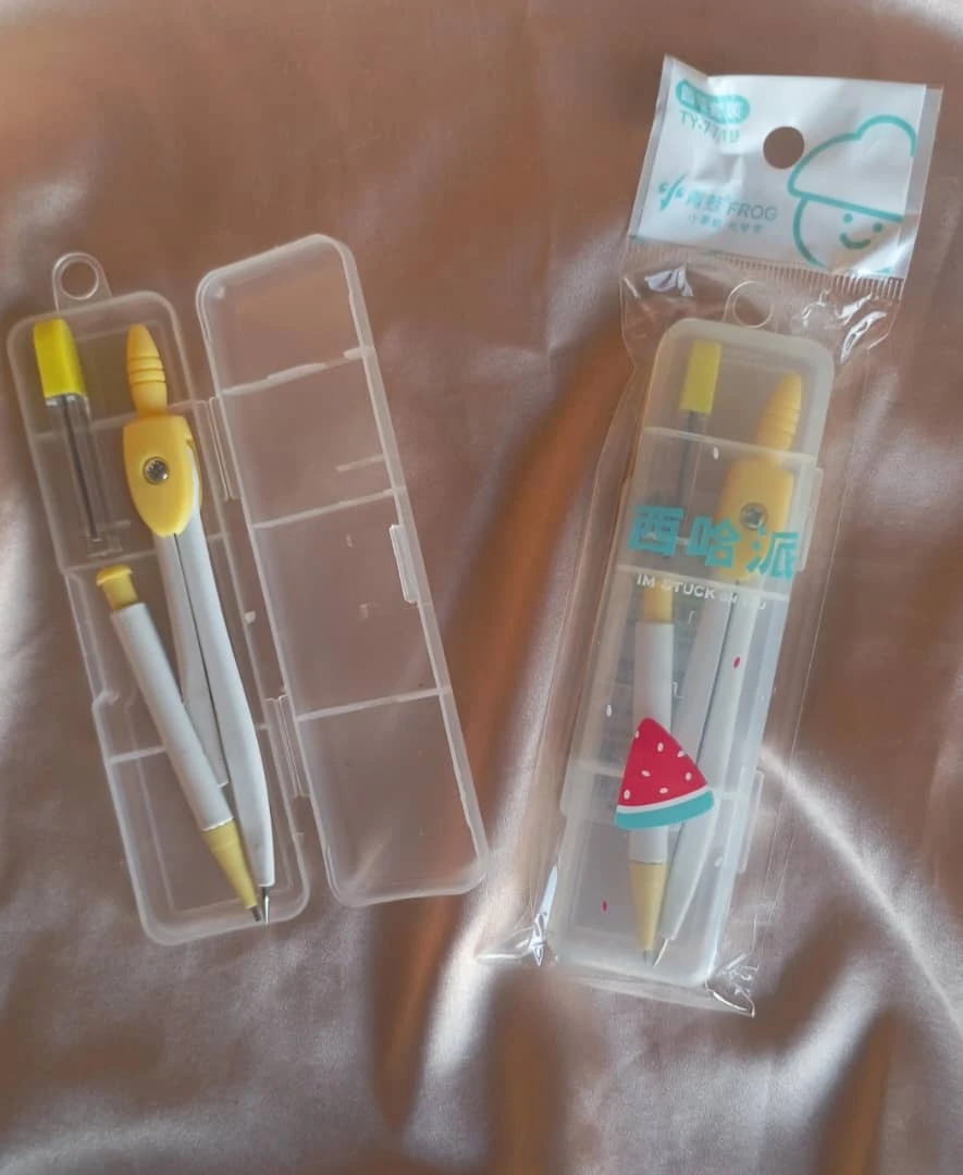 Estuche de Compás con Portaminas Amarillo's foto | PartyExpress |  BizneCubano