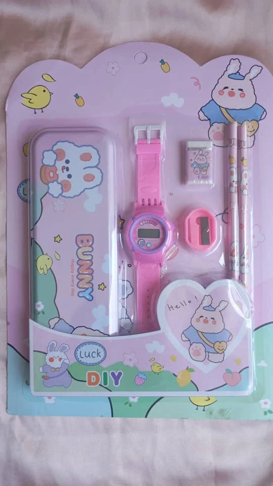 Estuche Escolar con Cartuchera Metálica y Reloj Rosada's foto | PartyExpress |  BizneCubano