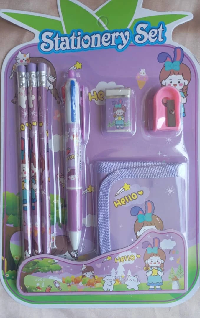 Estuche Escolar con Billetera Morada's foto | PartyExpress |  BizneCubano