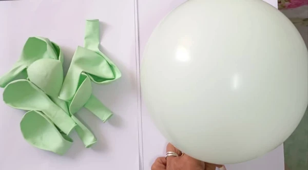 12" Pastel Verde Claro's foto | PartyExpress |  BizneCubano