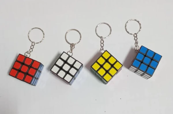 Llaveros de Cubo Rubik's foto | PartyExpress |  BizneCubano