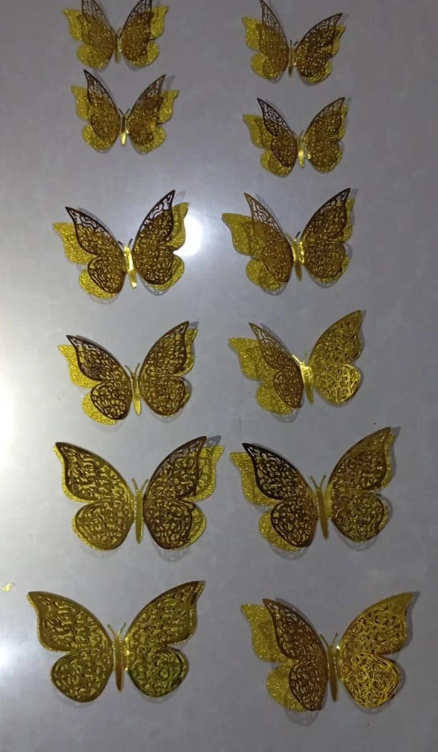 Juego de 12 Mariposas 3D de Cartulina Fondo Dorado con Brillo's foto | PartyExpress |  BizneCubano